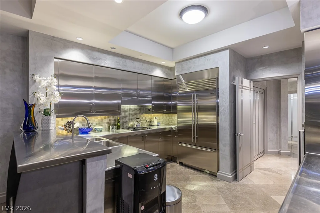 2877 Paradise, Las Vegas, NV 89109