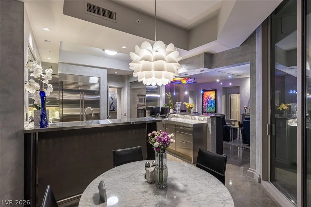 2877 Paradise, Las Vegas, NV 89109