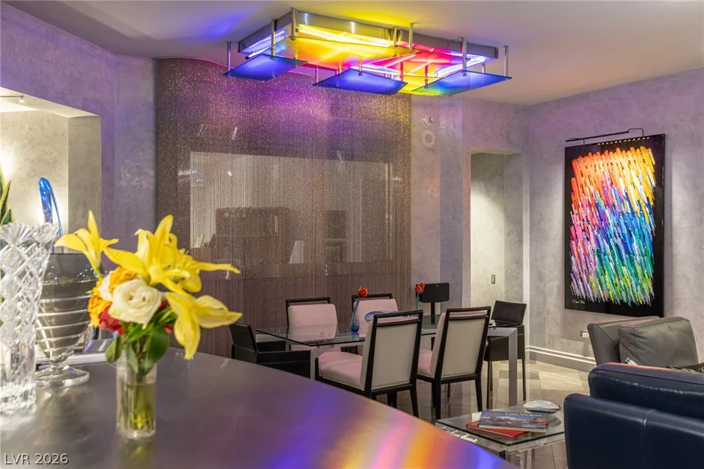 2877 Paradise, Las Vegas, NV 89109