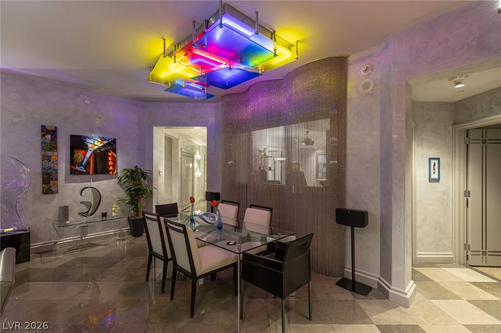 2877 Paradise, Las Vegas, NV 89109
