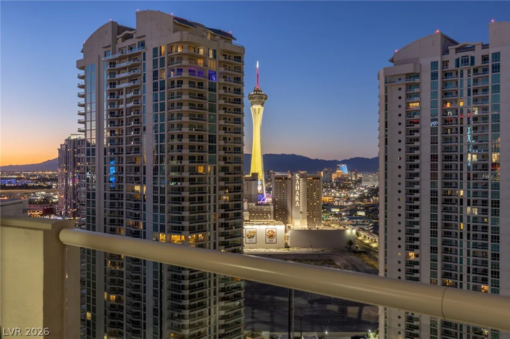 2877 Paradise, Las Vegas, NV 89109