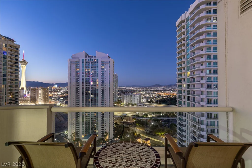 2877 Paradise, Las Vegas, NV 89109