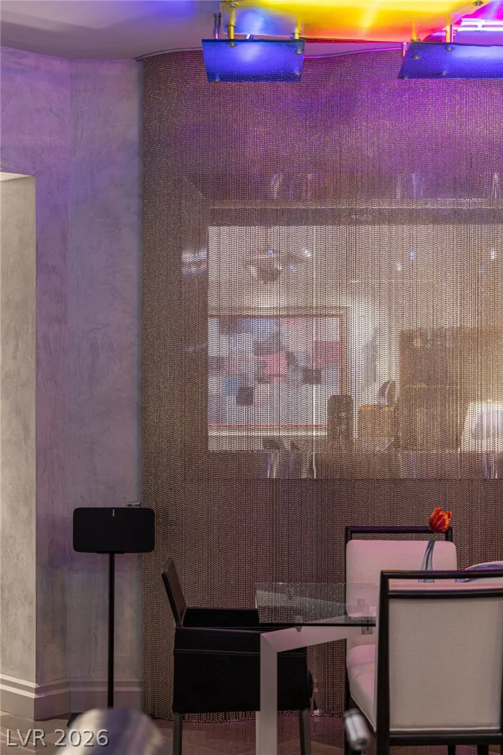2877 Paradise, Las Vegas, NV 89109