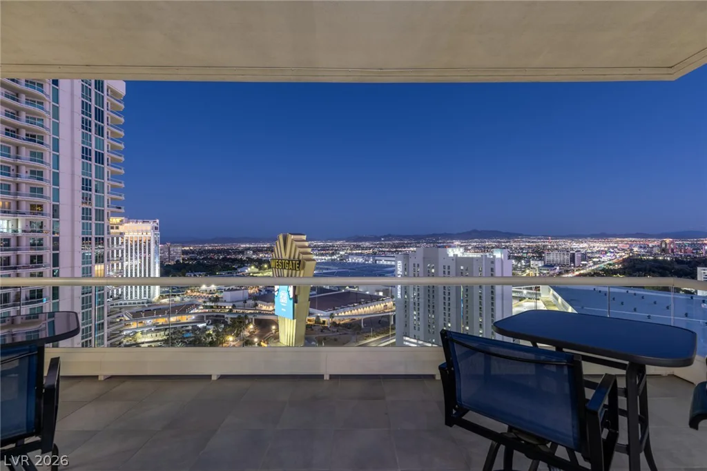 2877 Paradise, Las Vegas, NV 89109