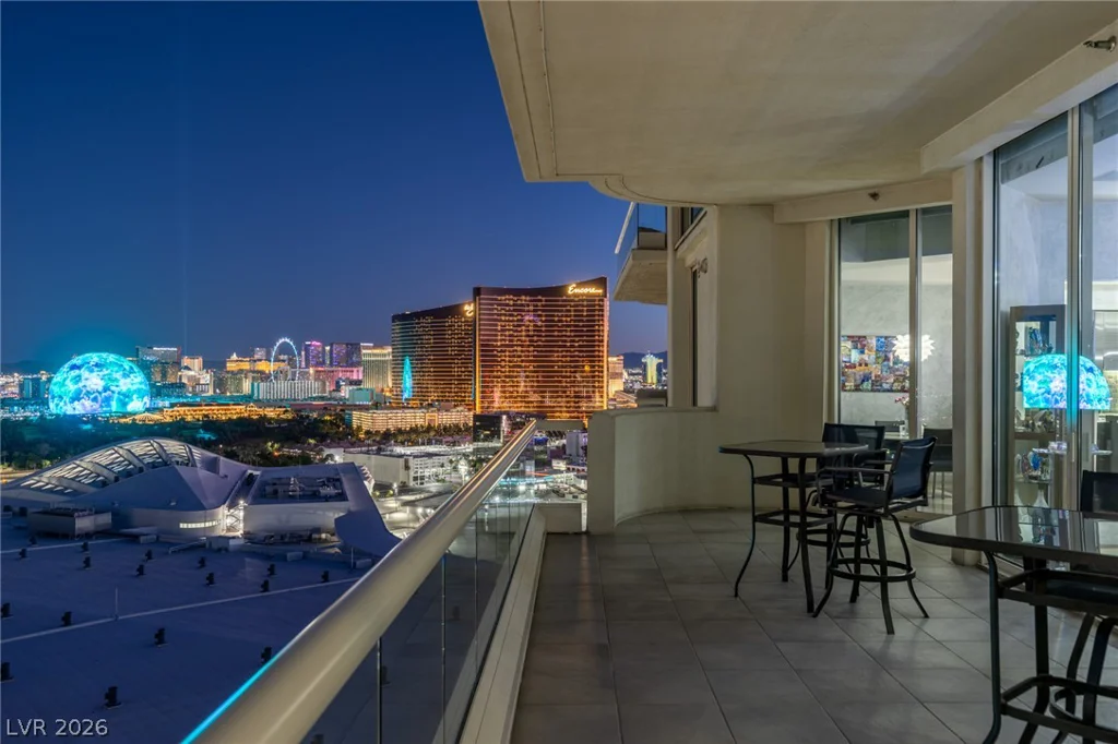 2877 Paradise, Las Vegas, NV 89109