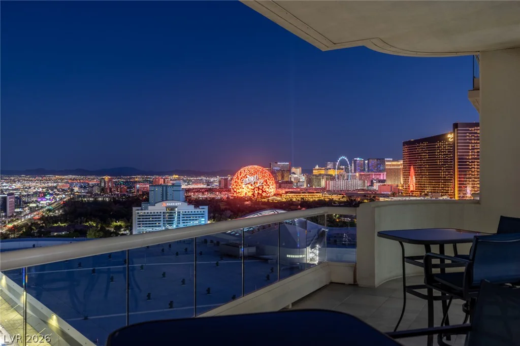 2877 Paradise, Las Vegas, NV 89109