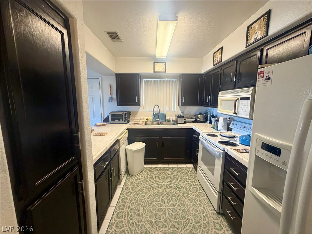 2725 Nellis, Las Vegas, NV 89121