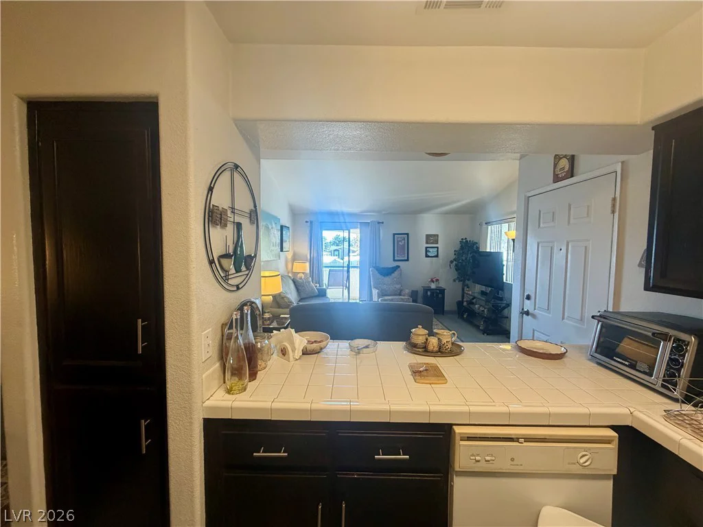 2725 Nellis, Las Vegas, NV 89121