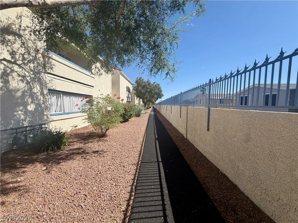 2725 Nellis, Las Vegas, NV 89121