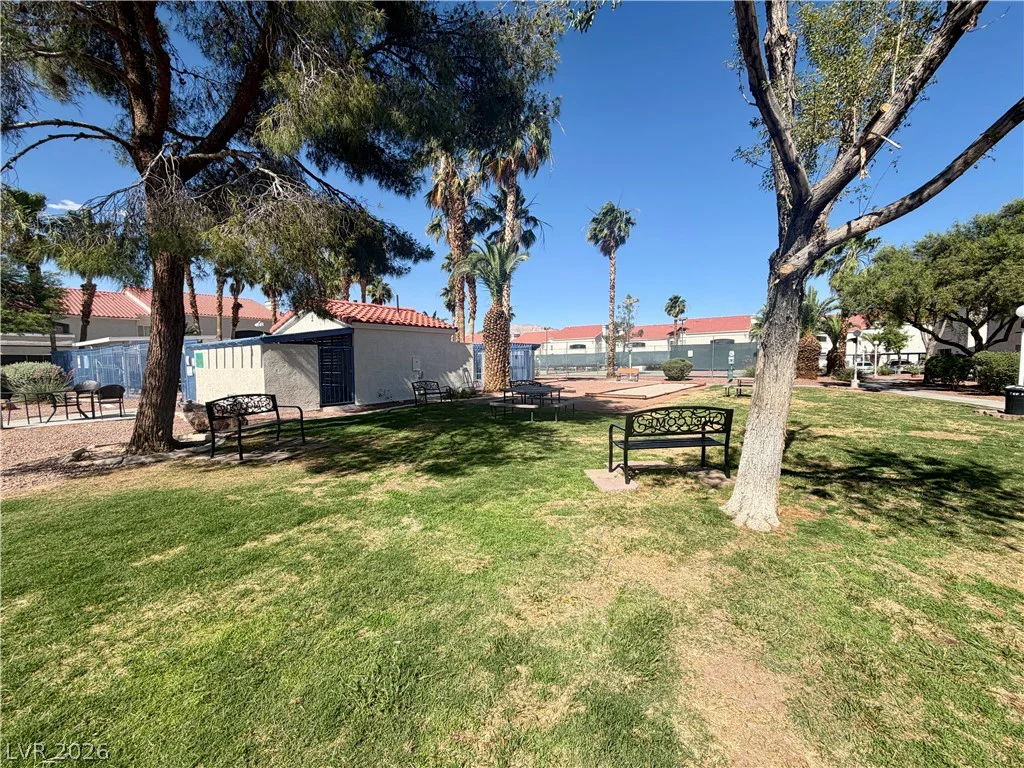 2725 Nellis, Las Vegas, NV 89121
