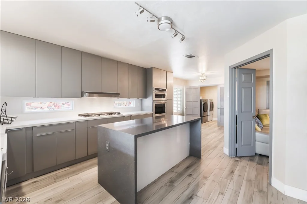 2608 Ironside, Las Vegas, NV 89108