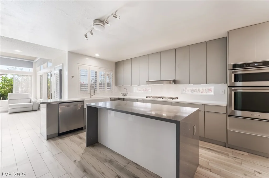 2608 Ironside, Las Vegas, NV 89108