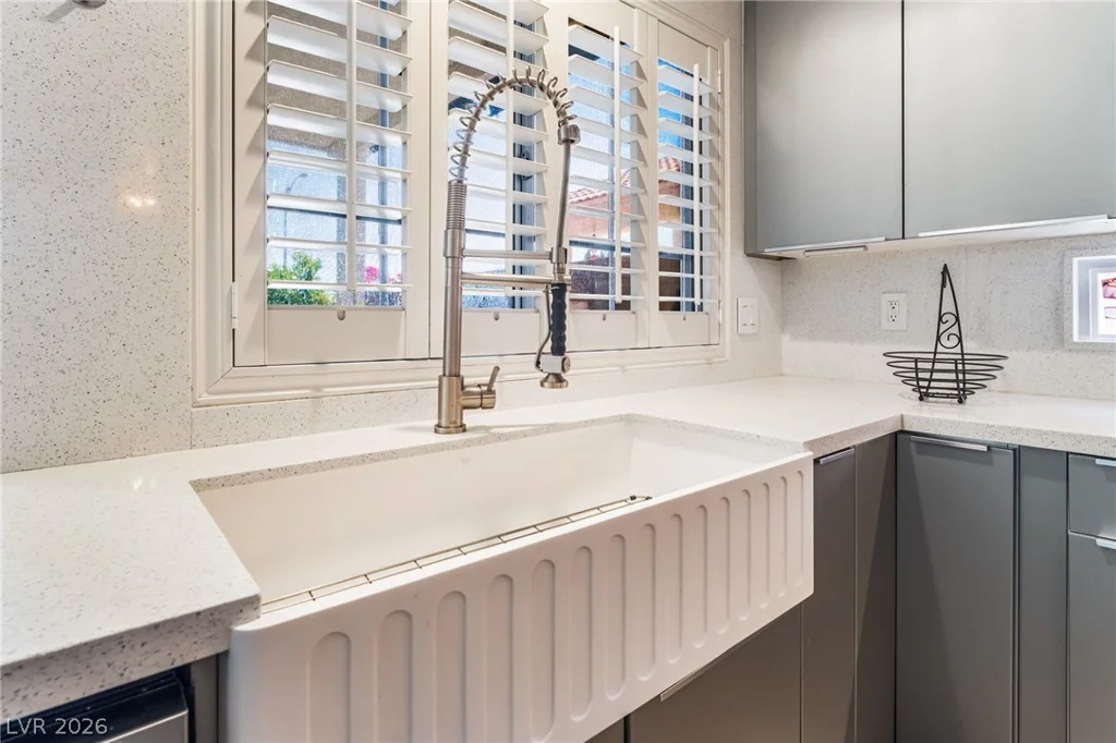 2608 Ironside, Las Vegas, NV 89108