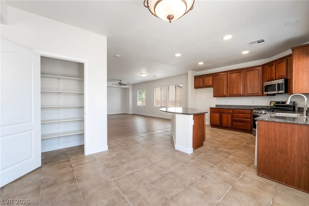 5725 Awakening, North Las Vegas, NV 89081