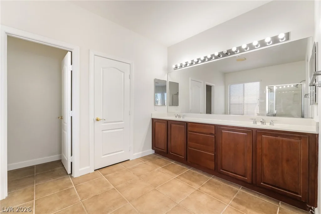 5725 Awakening, North Las Vegas, NV 89081