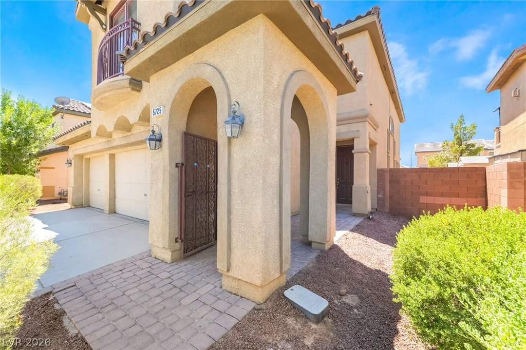 5725 Awakening, North Las Vegas, NV 89081