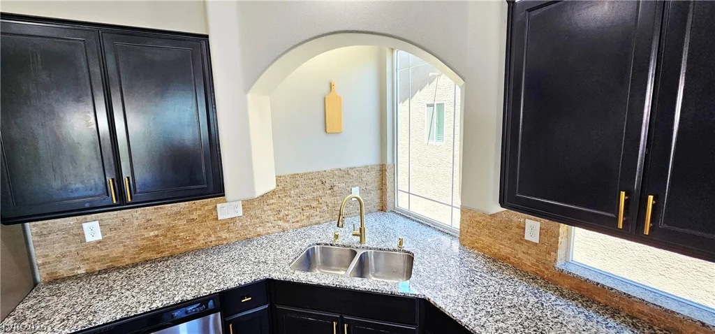 6302 Jackson Spring, Las Vegas, NV 89118