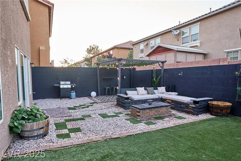 6302 Jackson Spring, Las Vegas, NV 89118