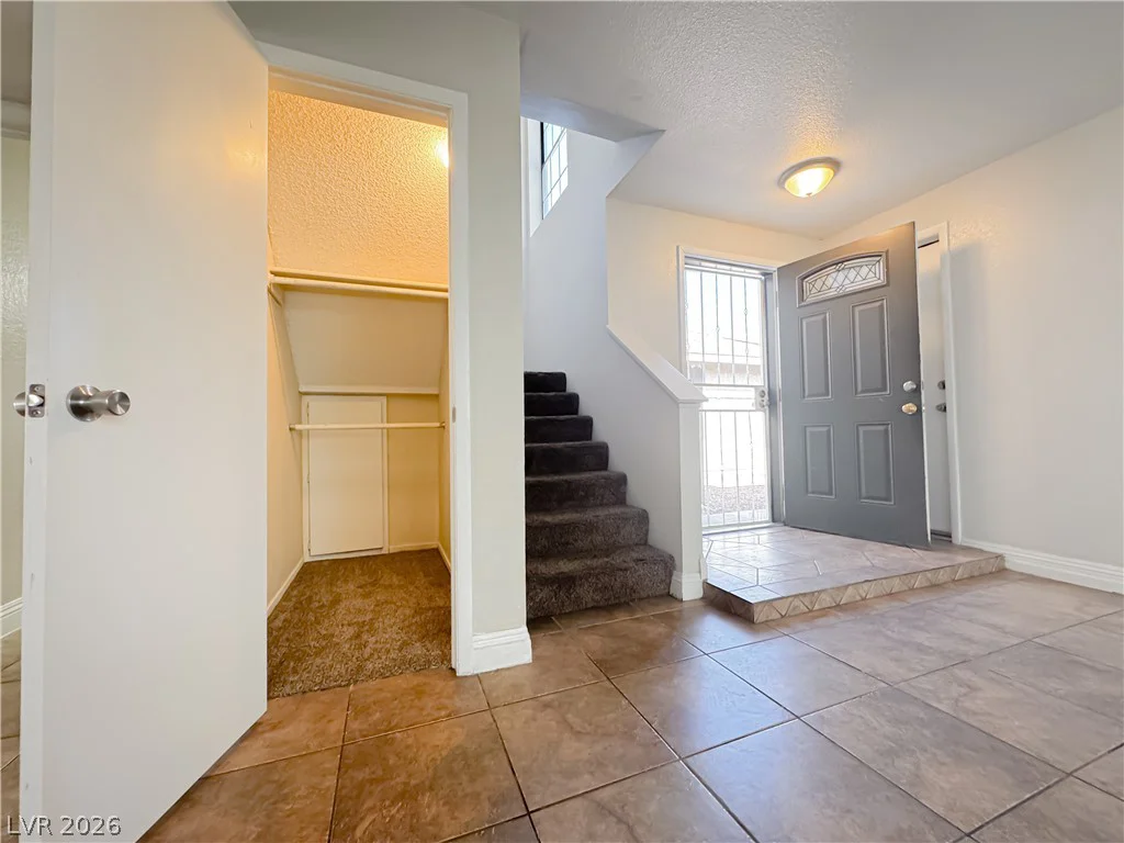 4332 Fox Point, Las Vegas, NV 89108