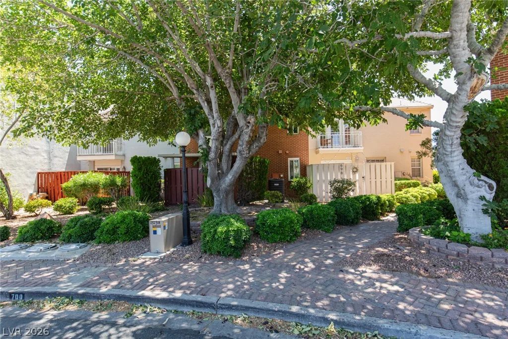 700 Tam O Shanter, Las Vegas, NV 89109