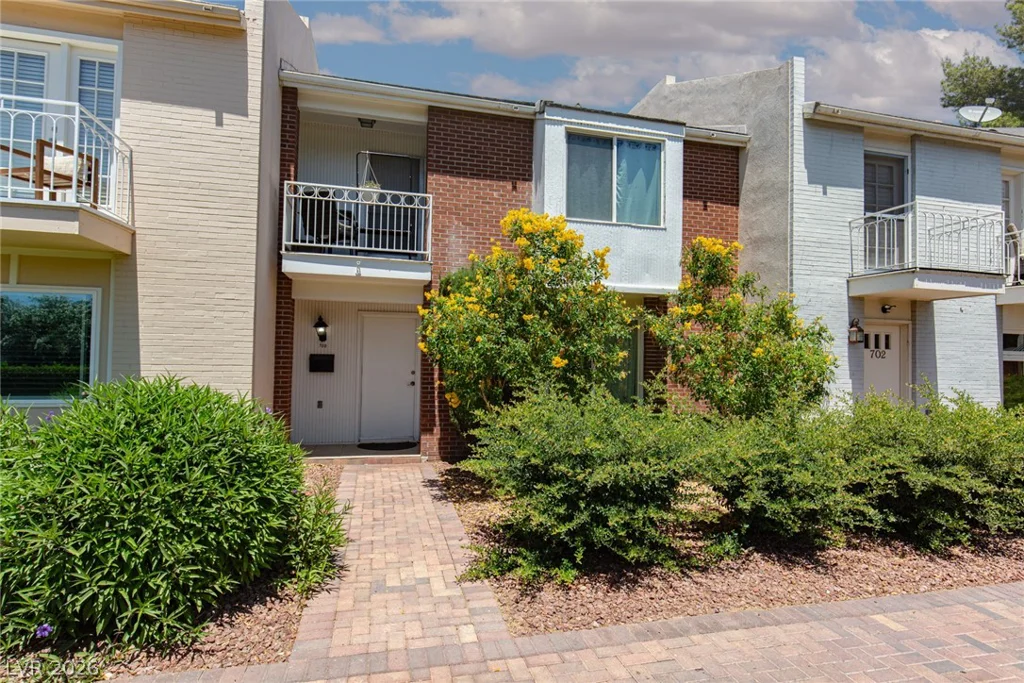 700 Tam O Shanter, Las Vegas, NV 89109
