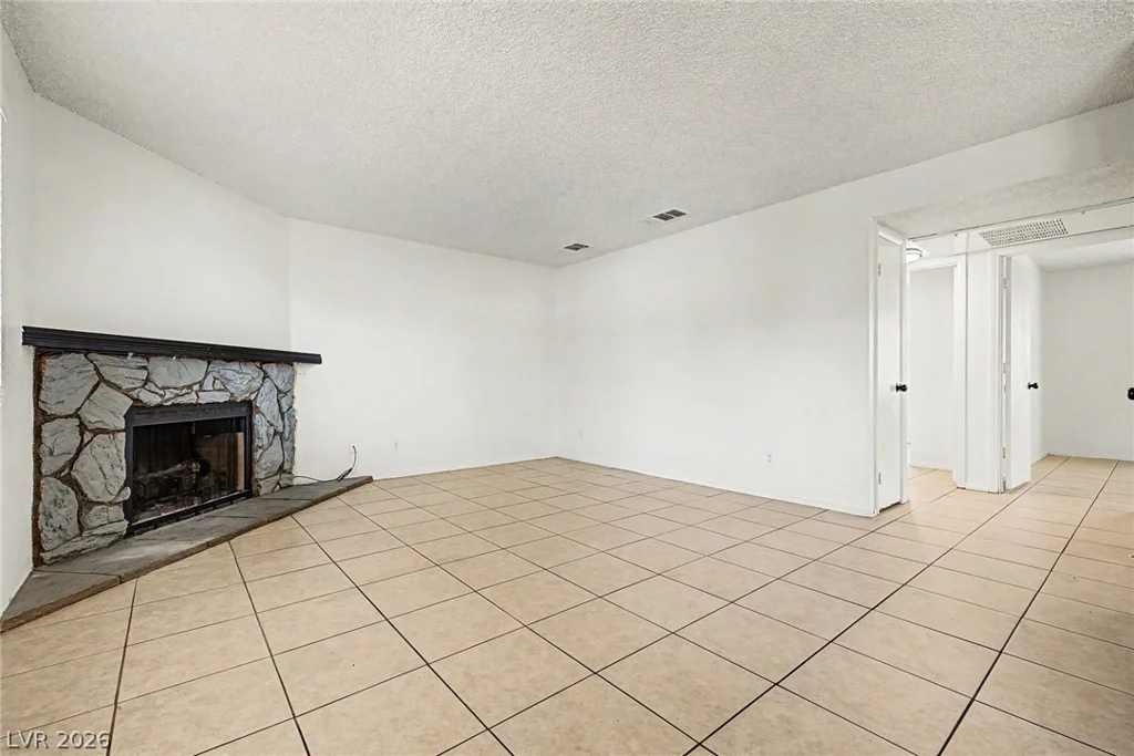 1608 Burningwood, Las Vegas, NV 89108