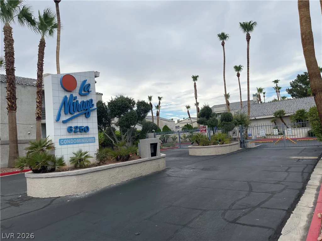 6250 Flamingo, Las Vegas, NV 89103