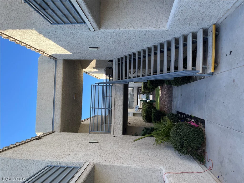 6250 Flamingo, Las Vegas, NV 89103