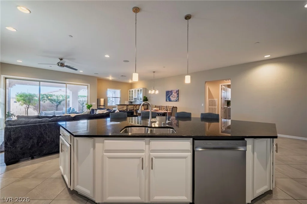 512 Heritage Bridge, Henderson, NV 89011