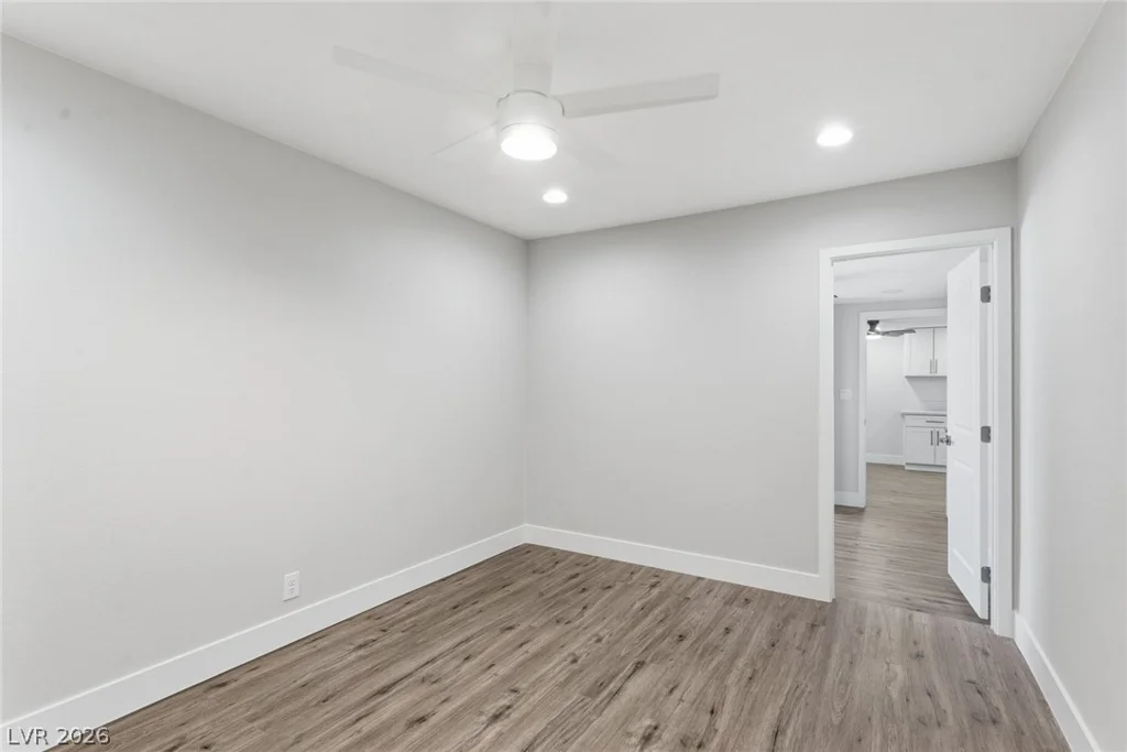 3182 Palmdale, Las Vegas, NV 89121