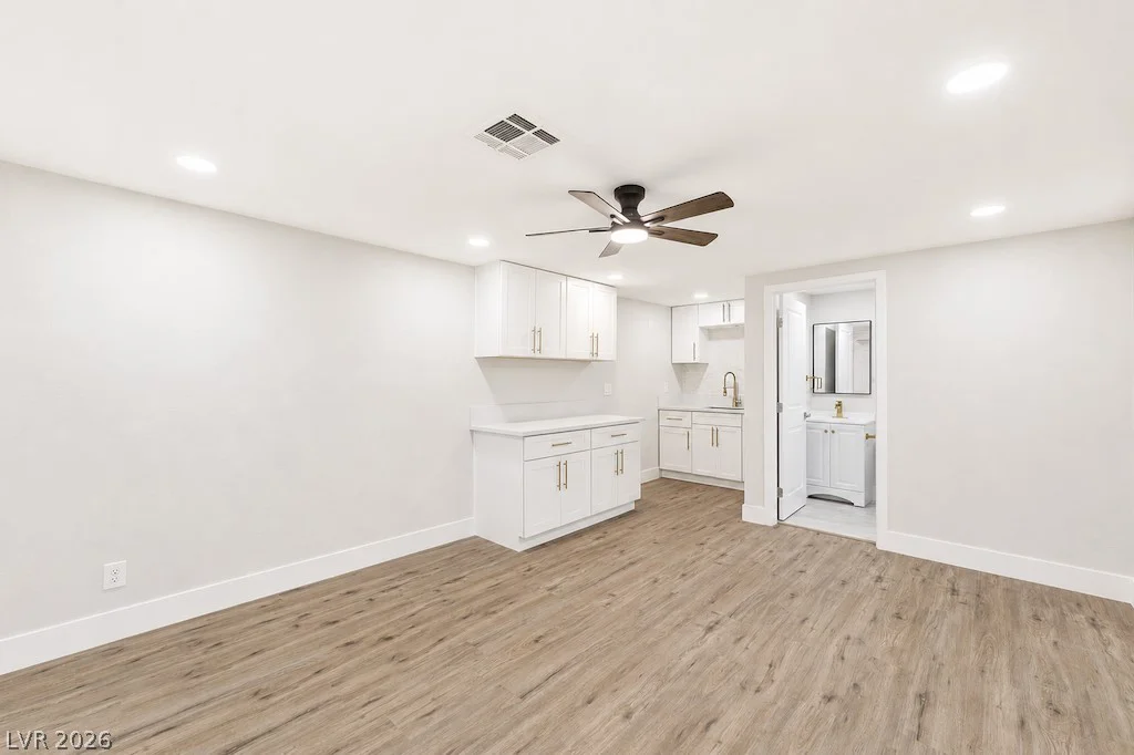 3182 Palmdale, Las Vegas, NV 89121