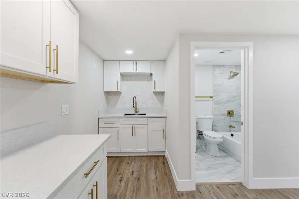 3182 Palmdale, Las Vegas, NV 89121