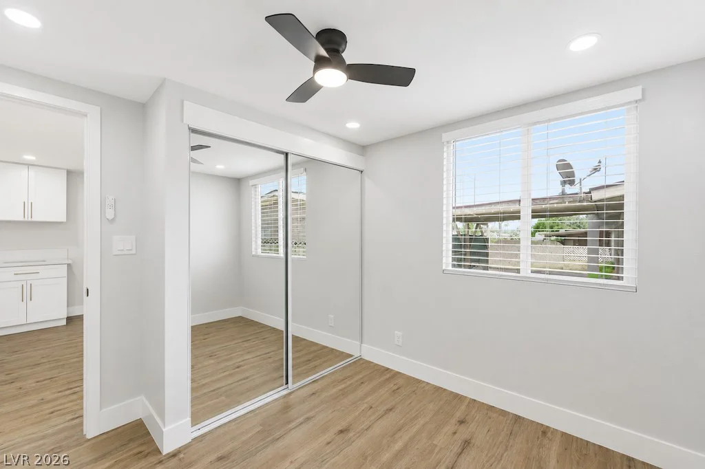 3182 Palmdale, Las Vegas, NV 89121