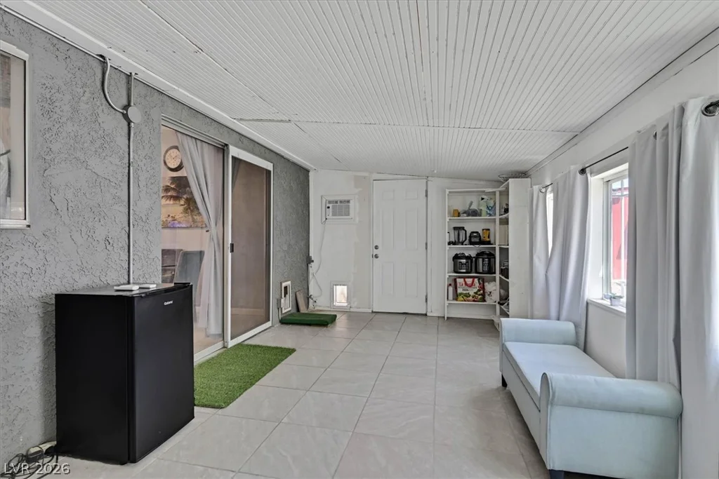 6545 Casa Linda, Las Vegas, NV 89103