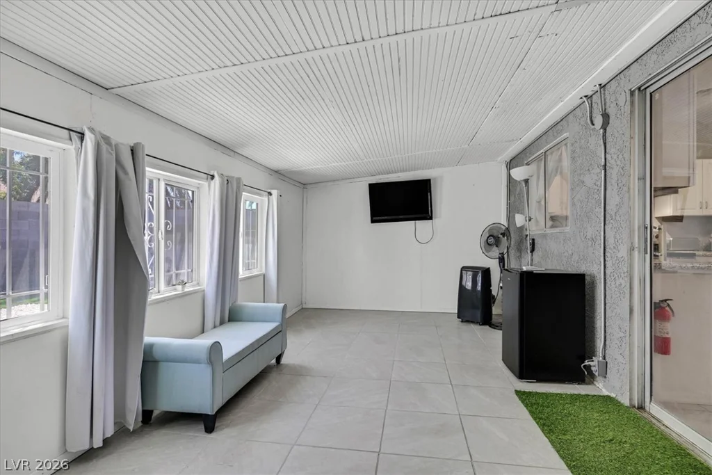 6545 Casa Linda, Las Vegas, NV 89103