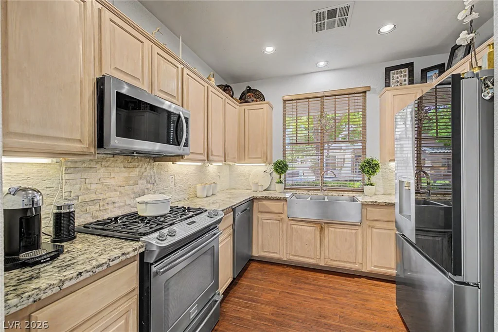 6188 Bridgeport Hills, Las Vegas, NV 89139
