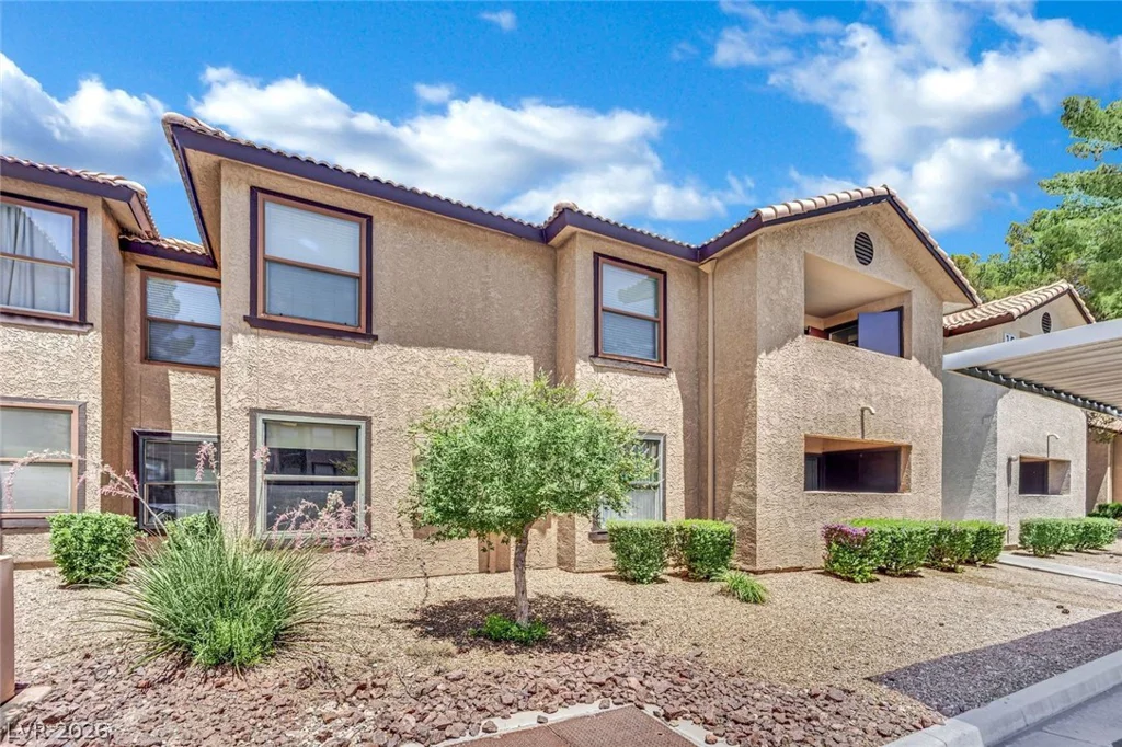 2451 Rainbow, Las Vegas, NV 89108