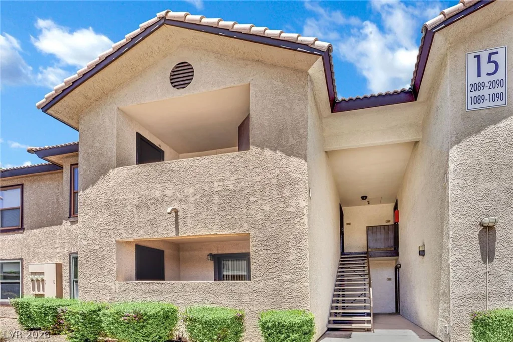 2451 Rainbow, Las Vegas, NV 89108