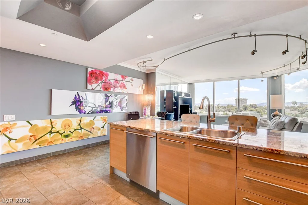 322 Karen, Las Vegas, NV 89109