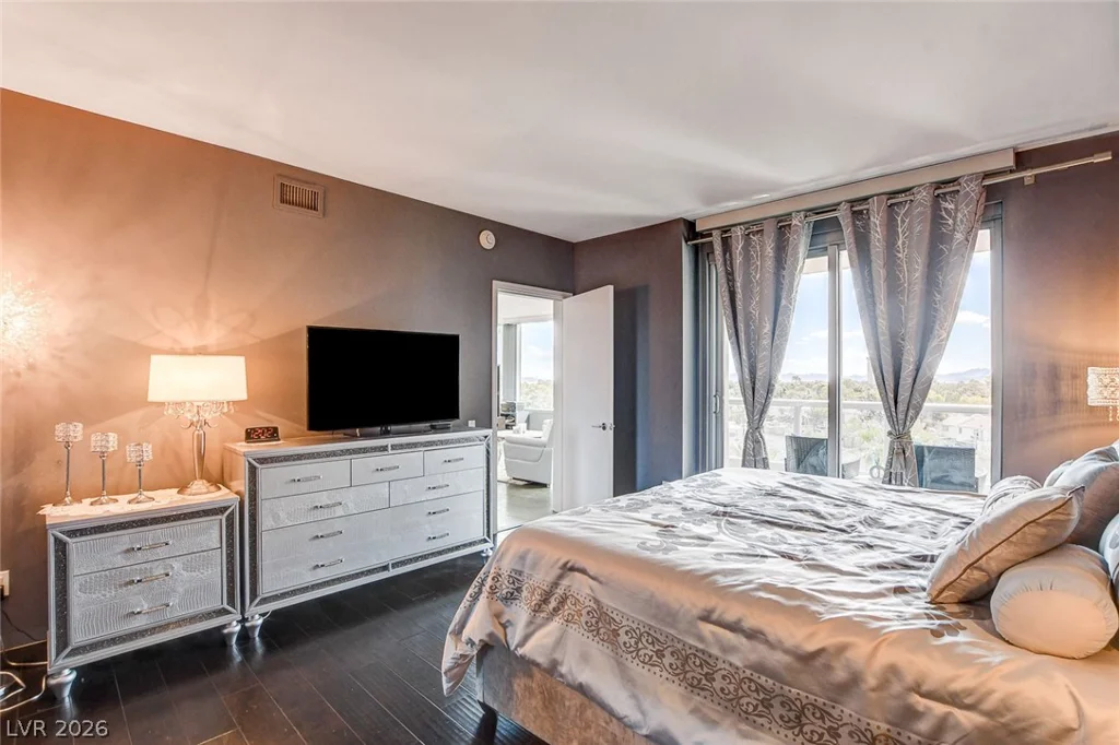 322 Karen, Las Vegas, NV 89109