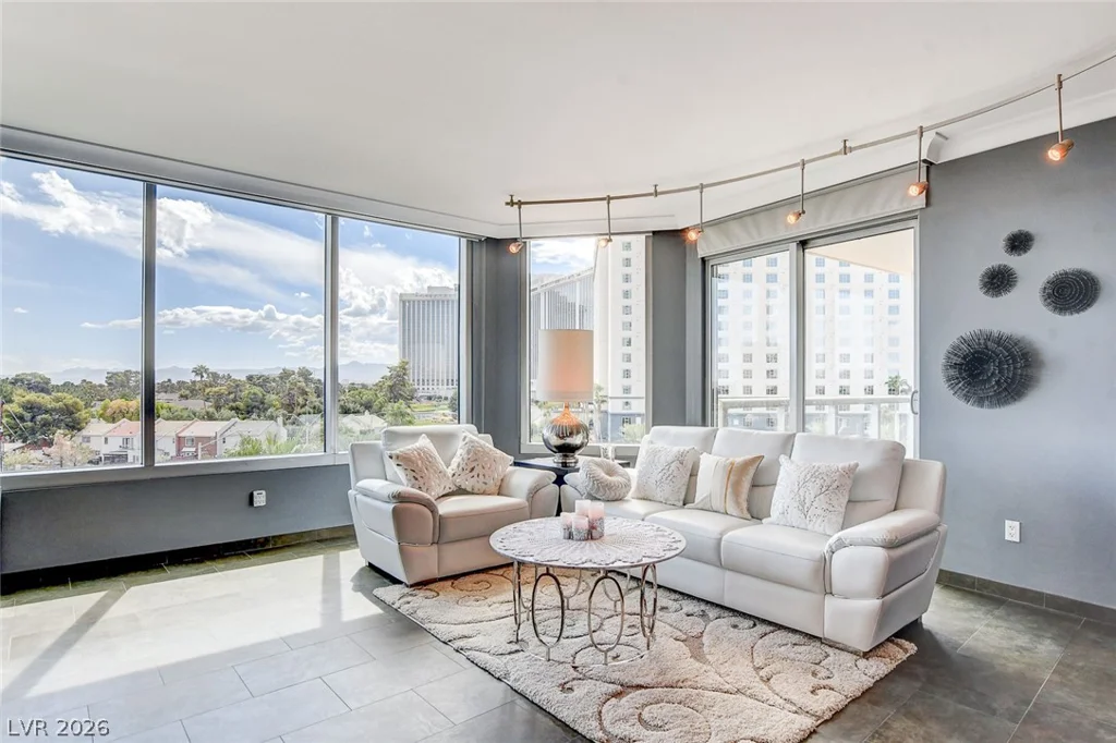 322 Karen, Las Vegas, NV 89109