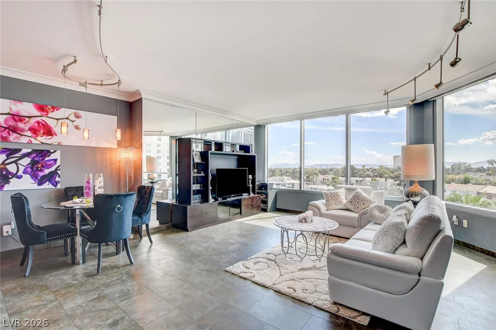 322 Karen, Las Vegas, NV 89109