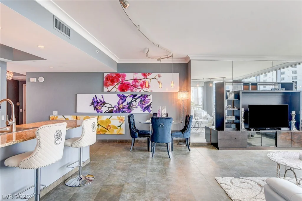 322 Karen, Las Vegas, NV 89109