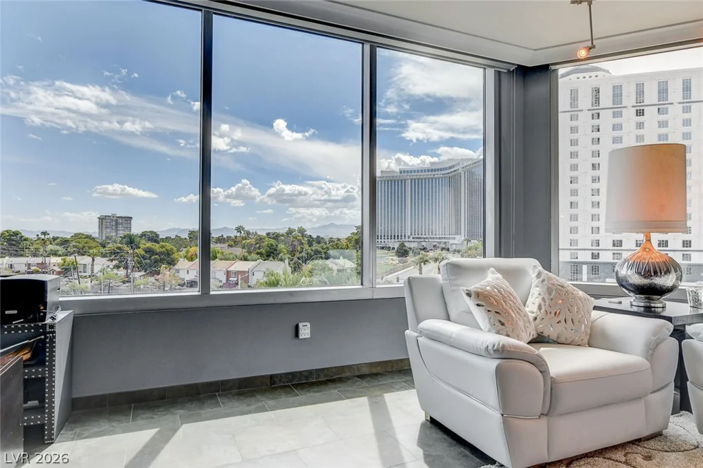 322 Karen, Las Vegas, NV 89109
