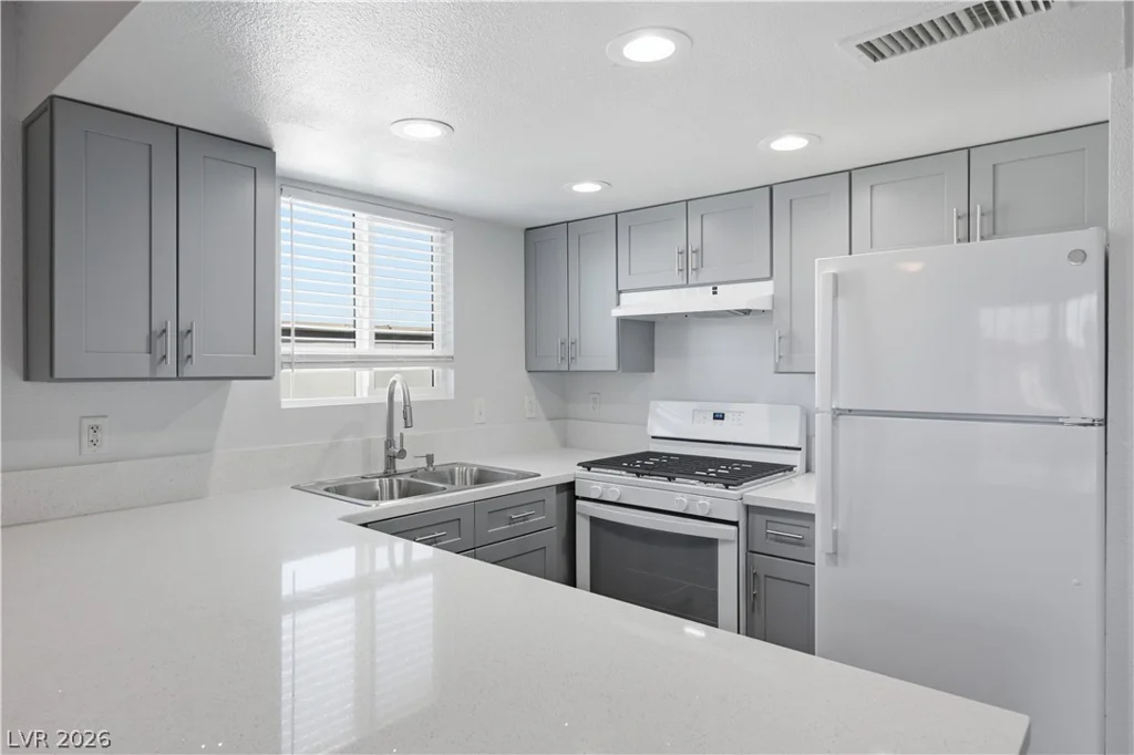 6952 Issac, Las Vegas, NV 89156