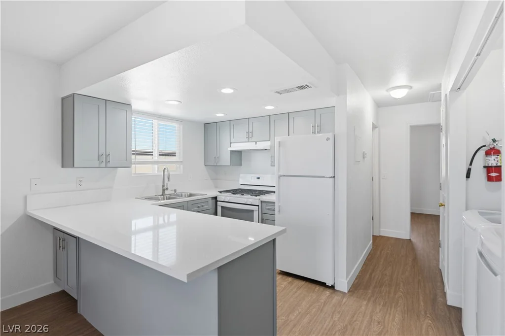 6952 Issac, Las Vegas, NV 89156