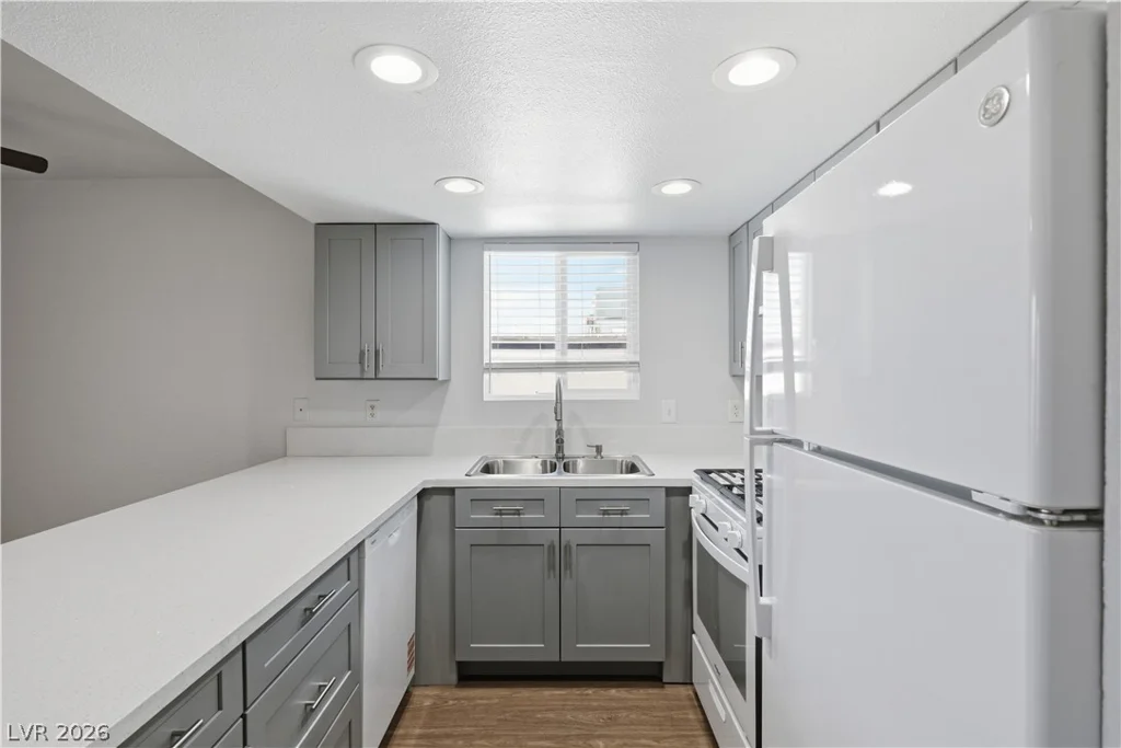 6952 Issac, Las Vegas, NV 89156