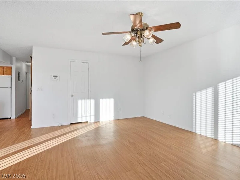6952 Issac, Las Vegas, NV 89156