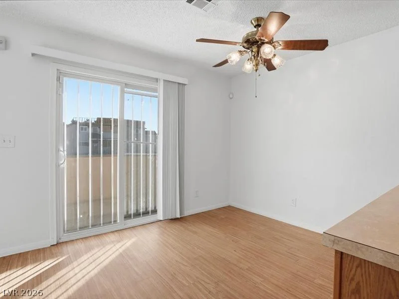 6952 Issac, Las Vegas, NV 89156