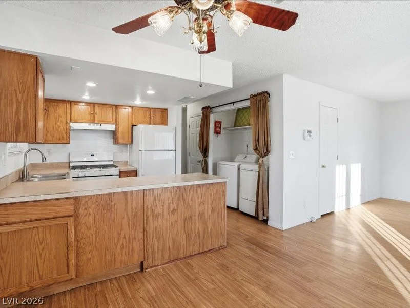 6952 Issac, Las Vegas, NV 89156